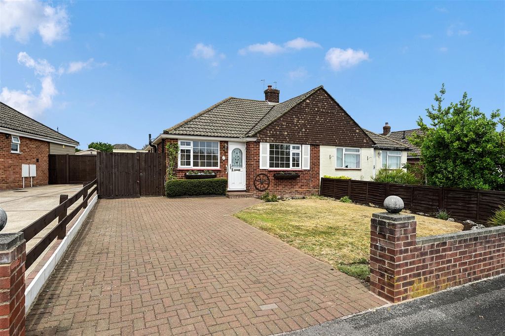 Property photo 1 of 11 Front