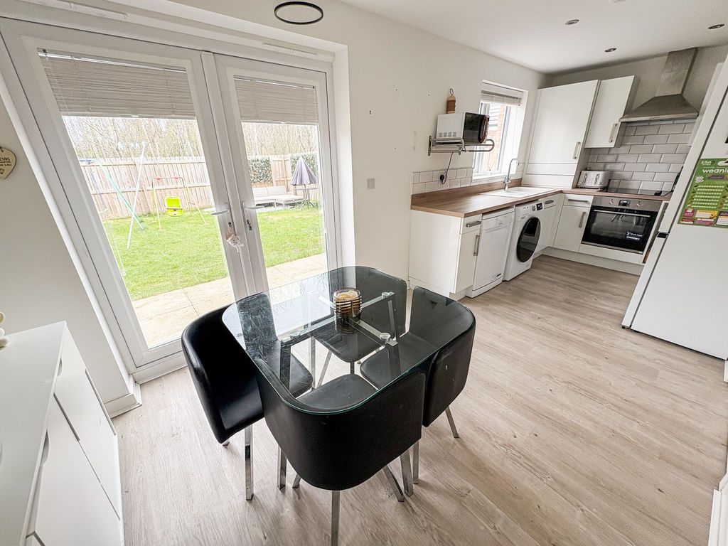 Property photo 3 of 11 Photo 3