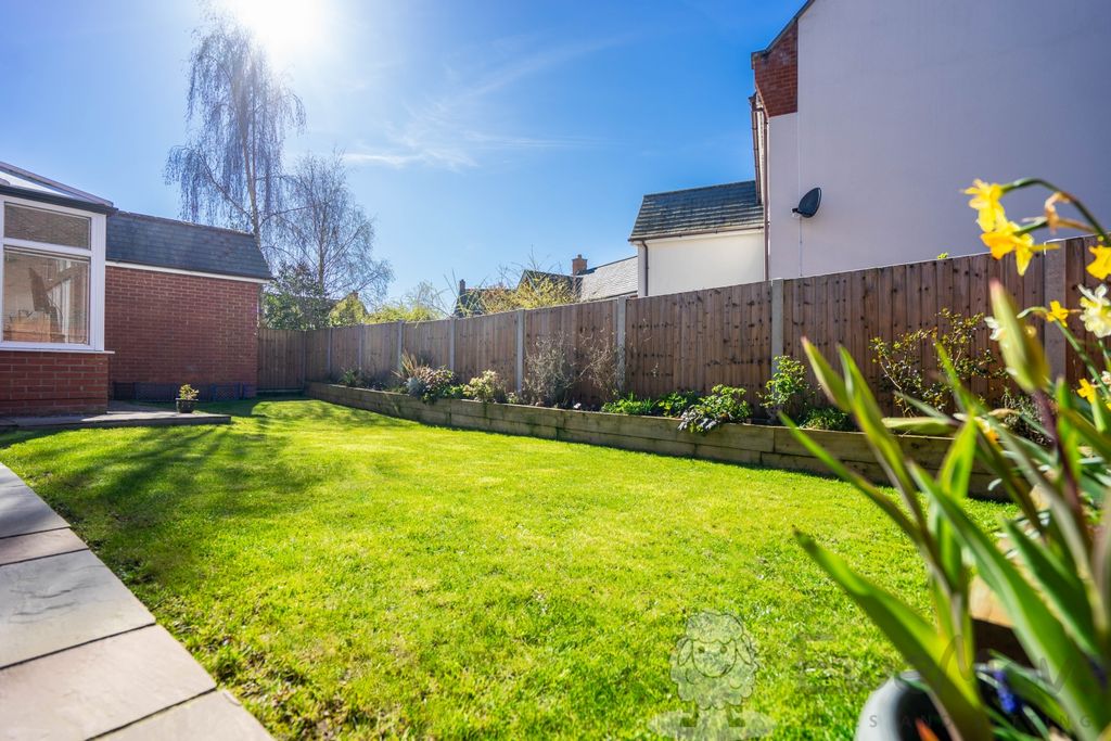 Property photo 3 of 15 Garden