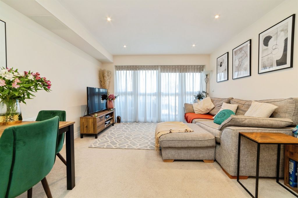 Property photo 3 of 13