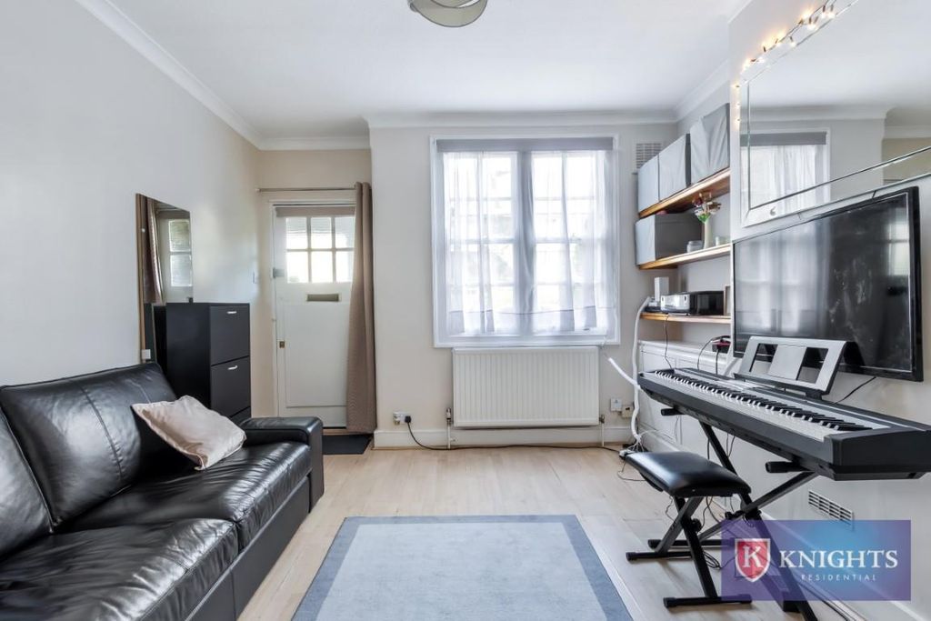 Property photo 3 of 12