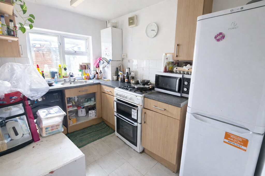 Property photo 3 of 13 Kitchen