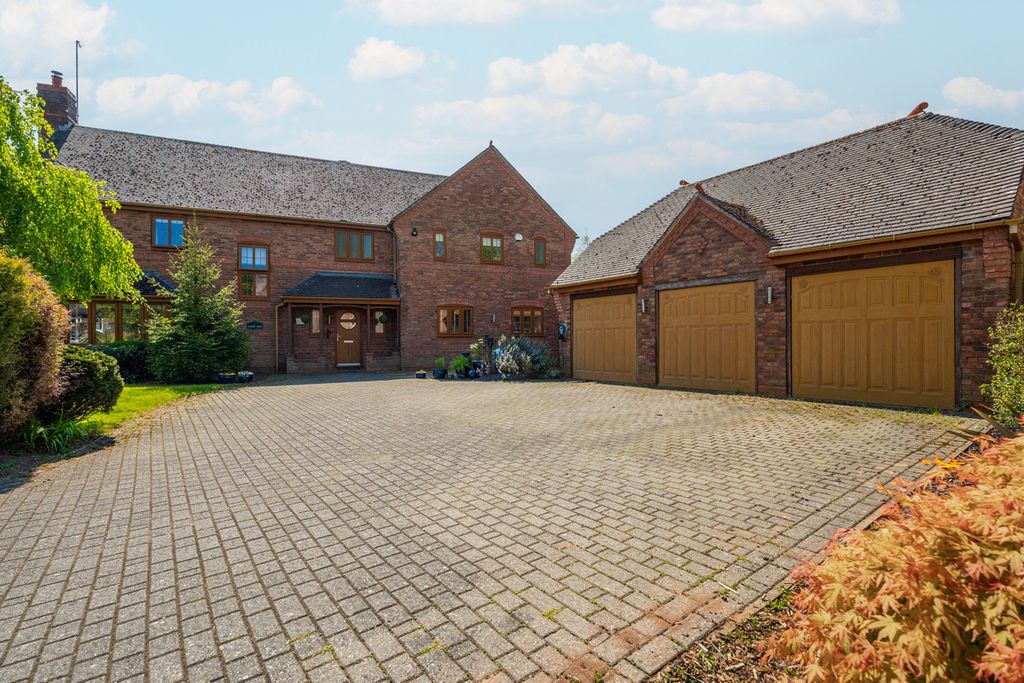 Property photo 1 of 45