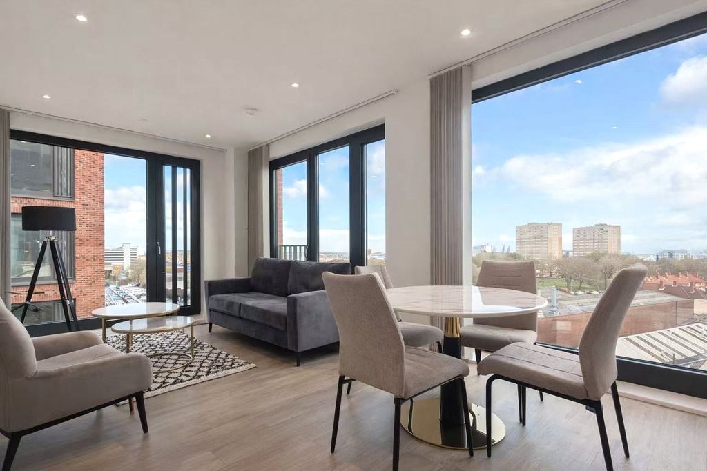 Property photo 2 of 9 Picture 2