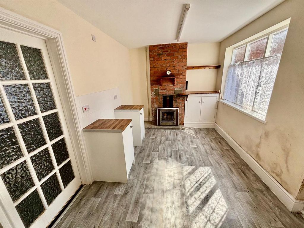 Property photo 3 of 18 Dining Kitchen: