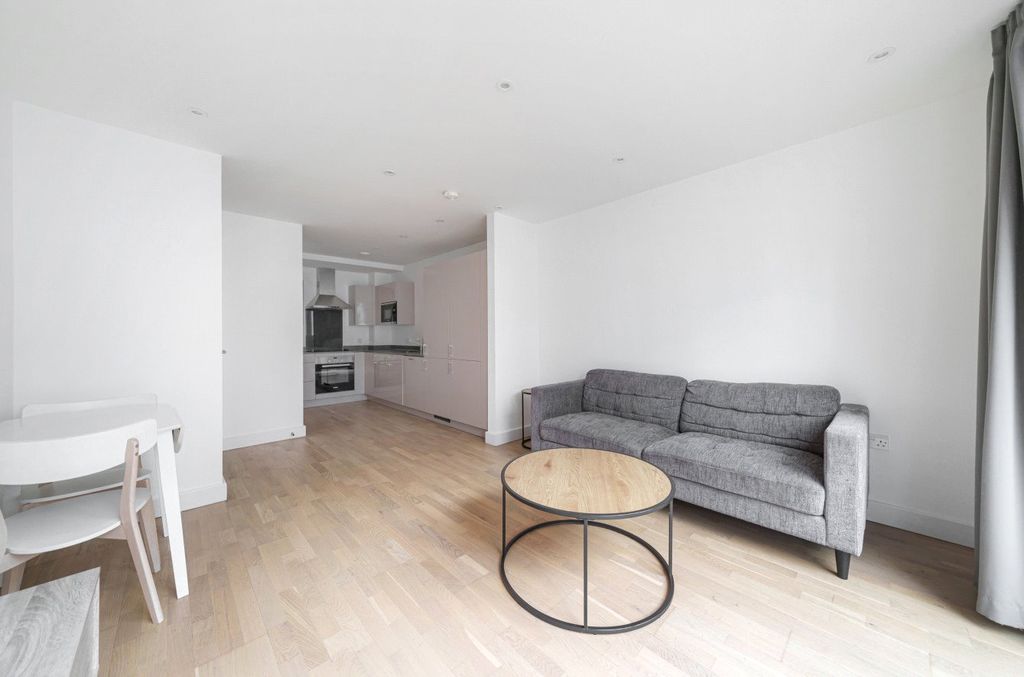 Property photo 3 of 16 Picture No. 13