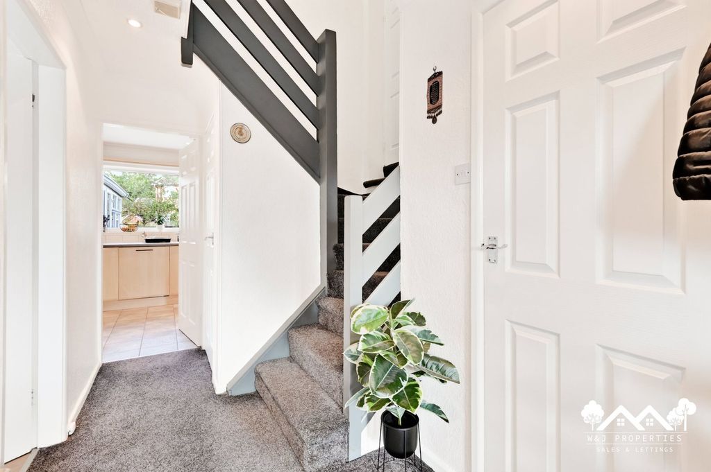 Property photo 2 of 47