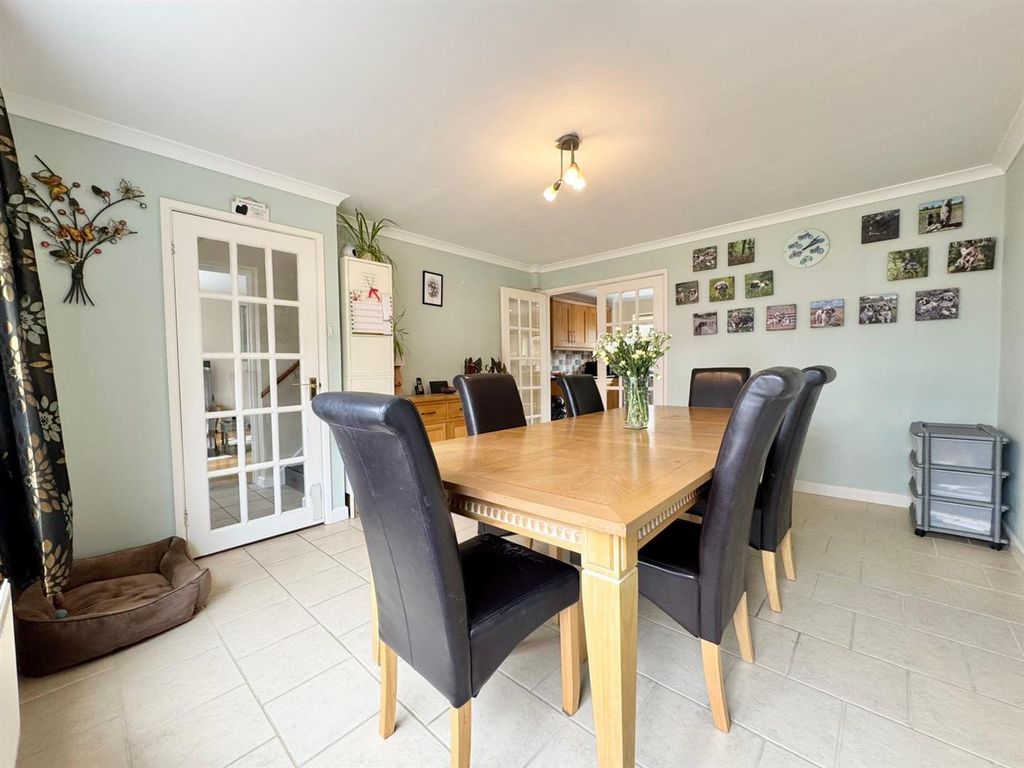 Property photo 2 of 20 Dining Room