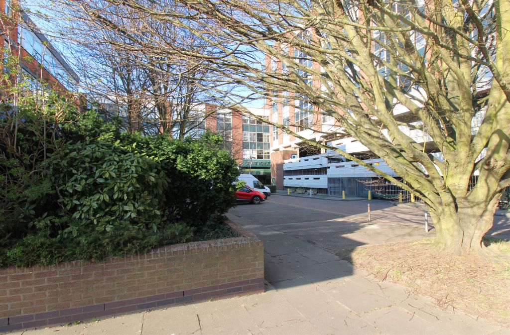 Property photo 1 of 3