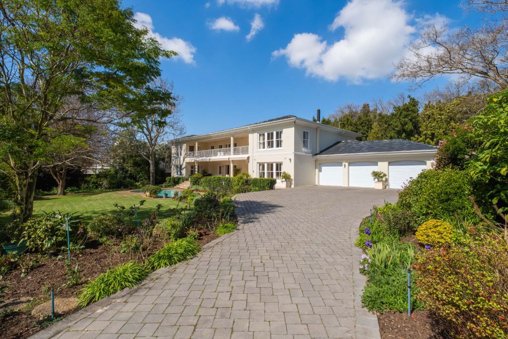 Property photo 1 of 57 Kw1705746