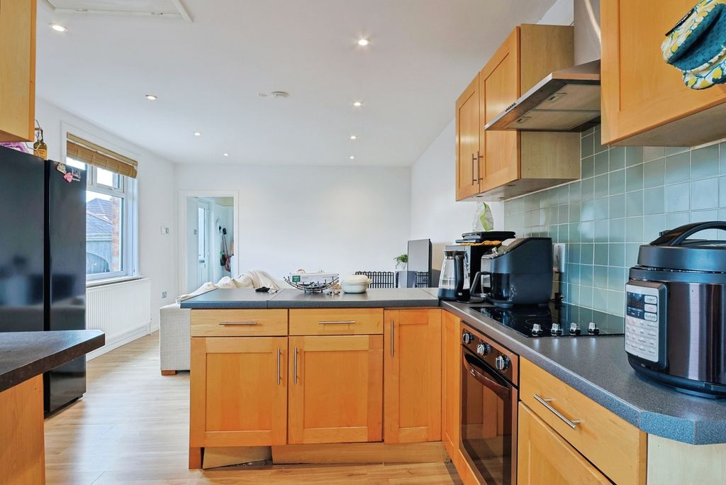 Property photo 3 of 16 Kitchen