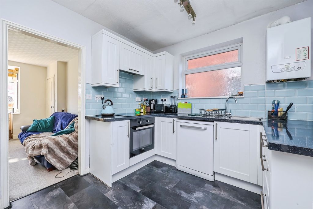 Property photo 3 of 17