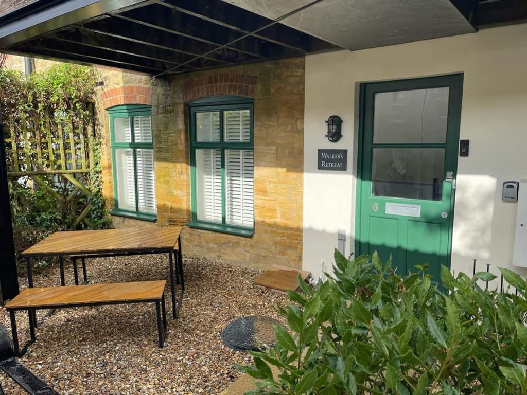 Property photo 1 of 18 5c64Eb48-44B3-4850-9260-Bf1E8B22c697.Jpeg