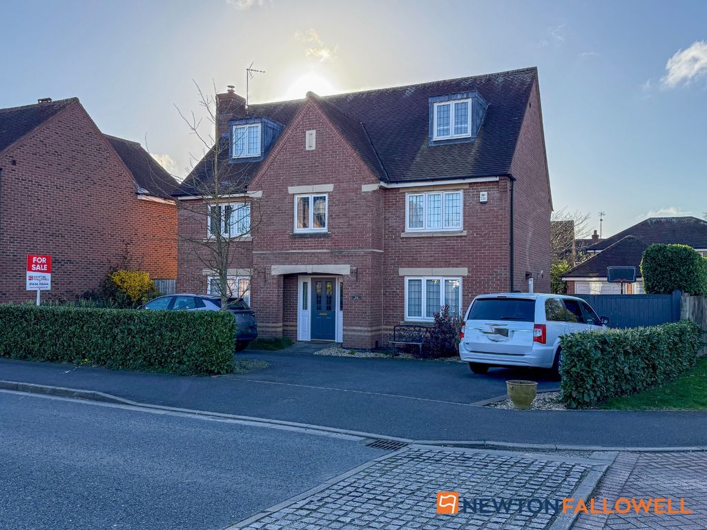 Property photo 1 of 32