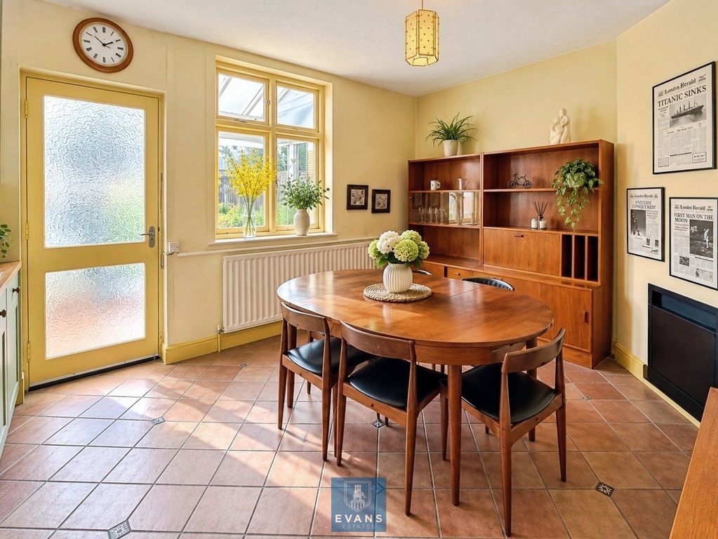 Property photo 3 of 10 Kitchen Diner