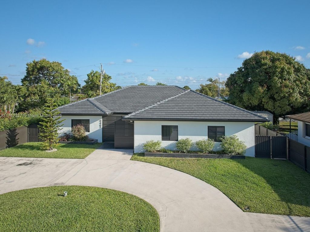 Property photo 2 of 35 <Alttext/>