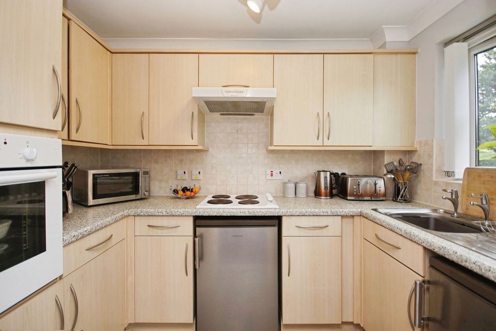 Property photo 2 of 16 Photo