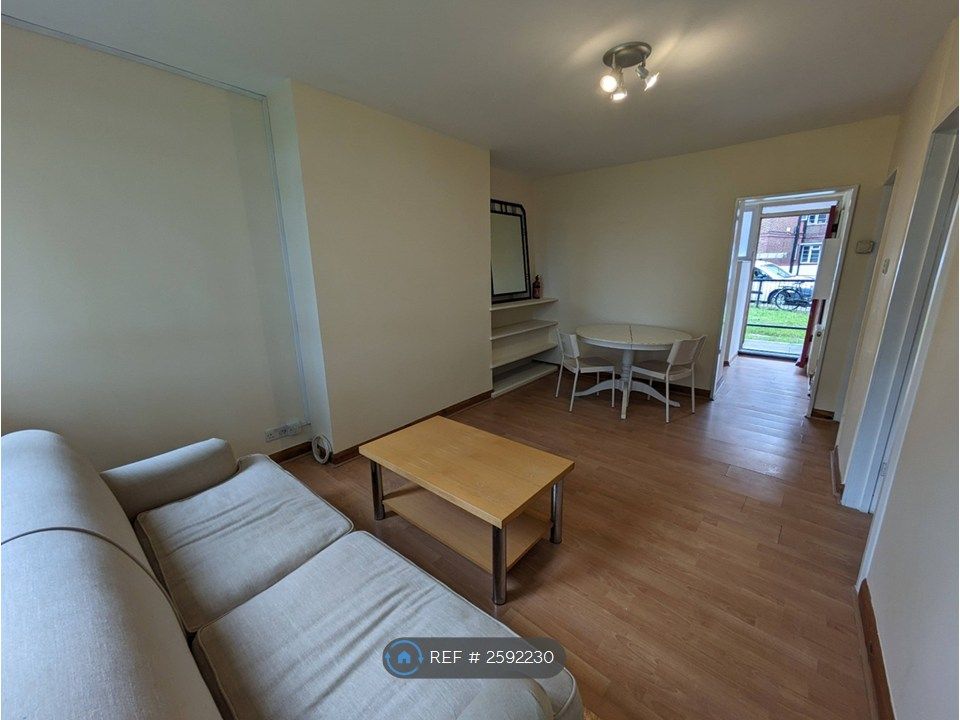Property photo 3 of 8 Sitting / Dining Room