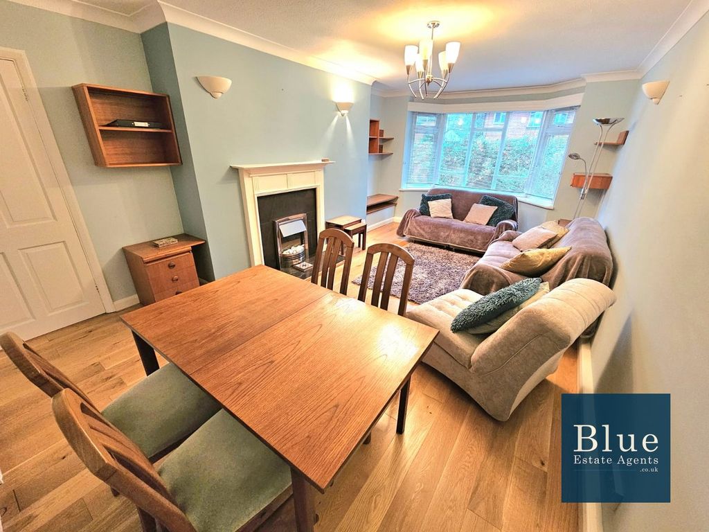 Property photo 2 of 13 Lounge