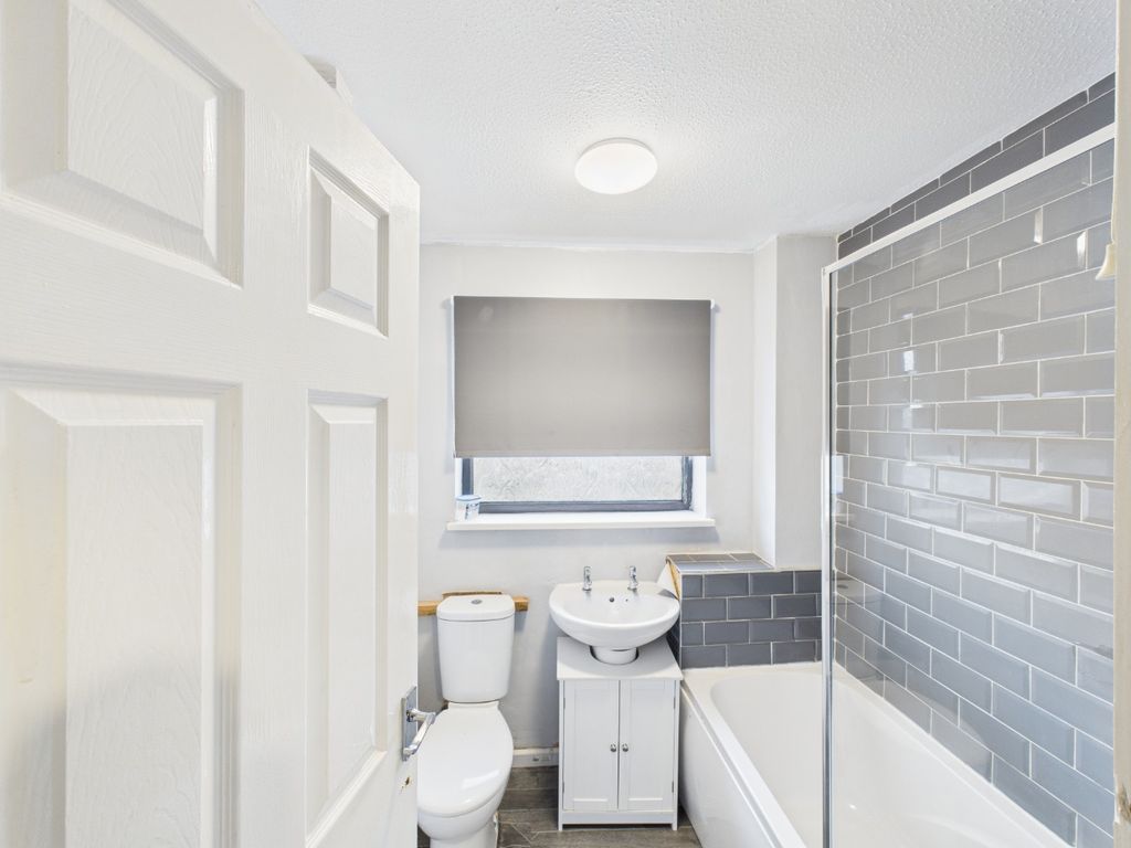 Property photo 3 of 13 4778627