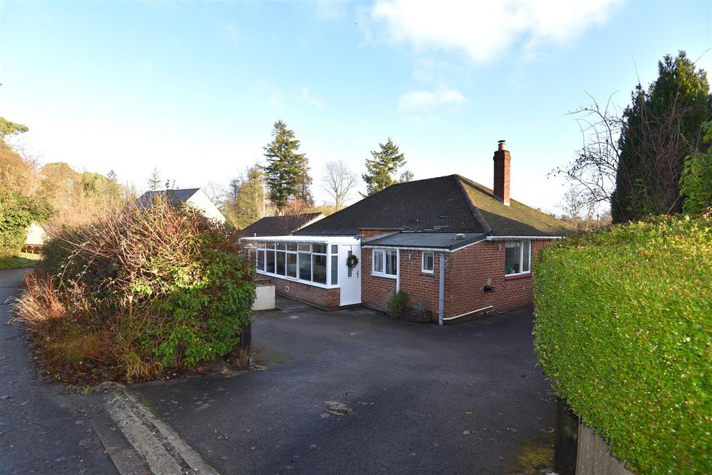 Property photo 1 of 10 Front