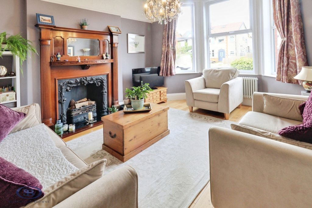 Property photo 2 of 50 Pbox-Img.Jpg