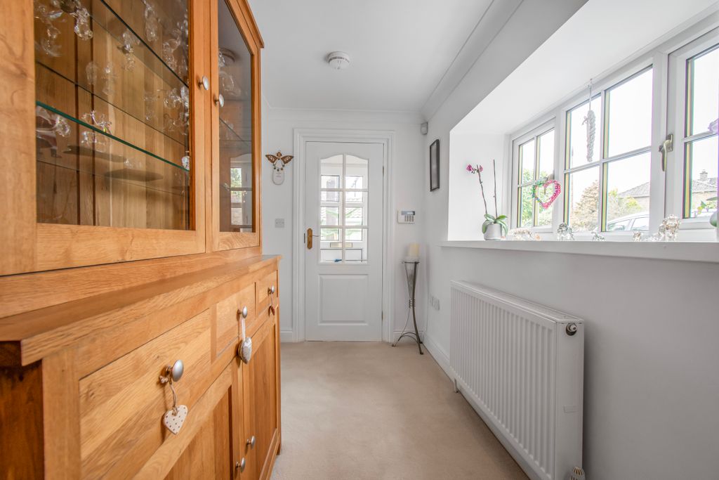Property photo 2 of 28