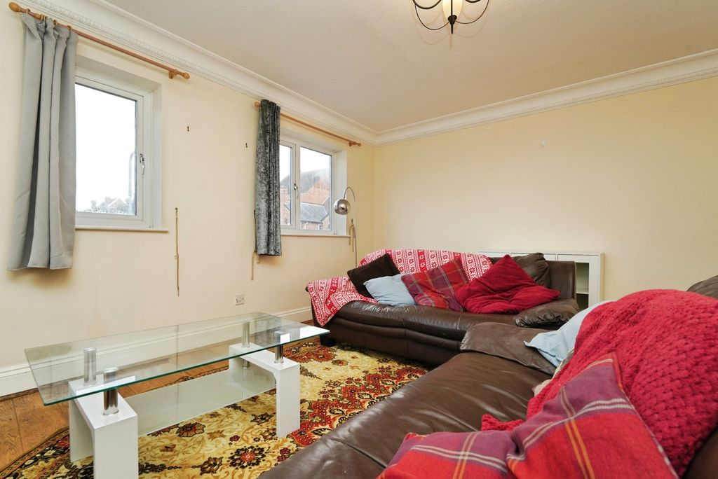 Property photo 3 of 9 Pbox-Img.Jpg