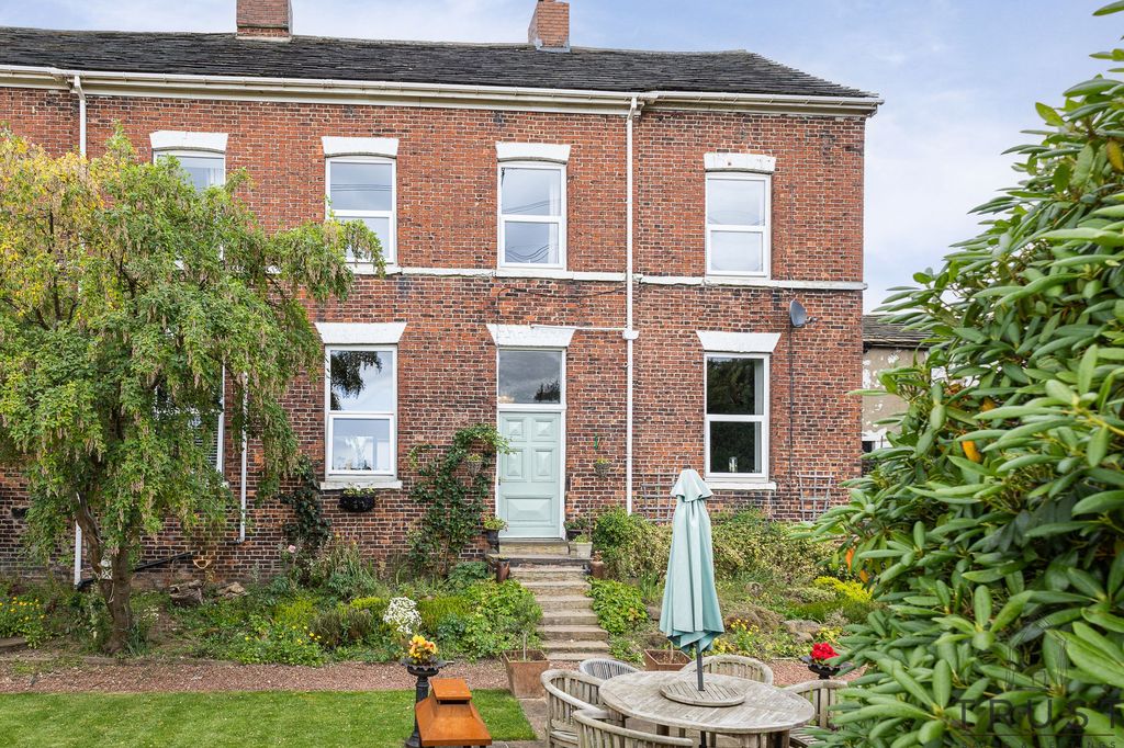 Property photo 3 of 64
