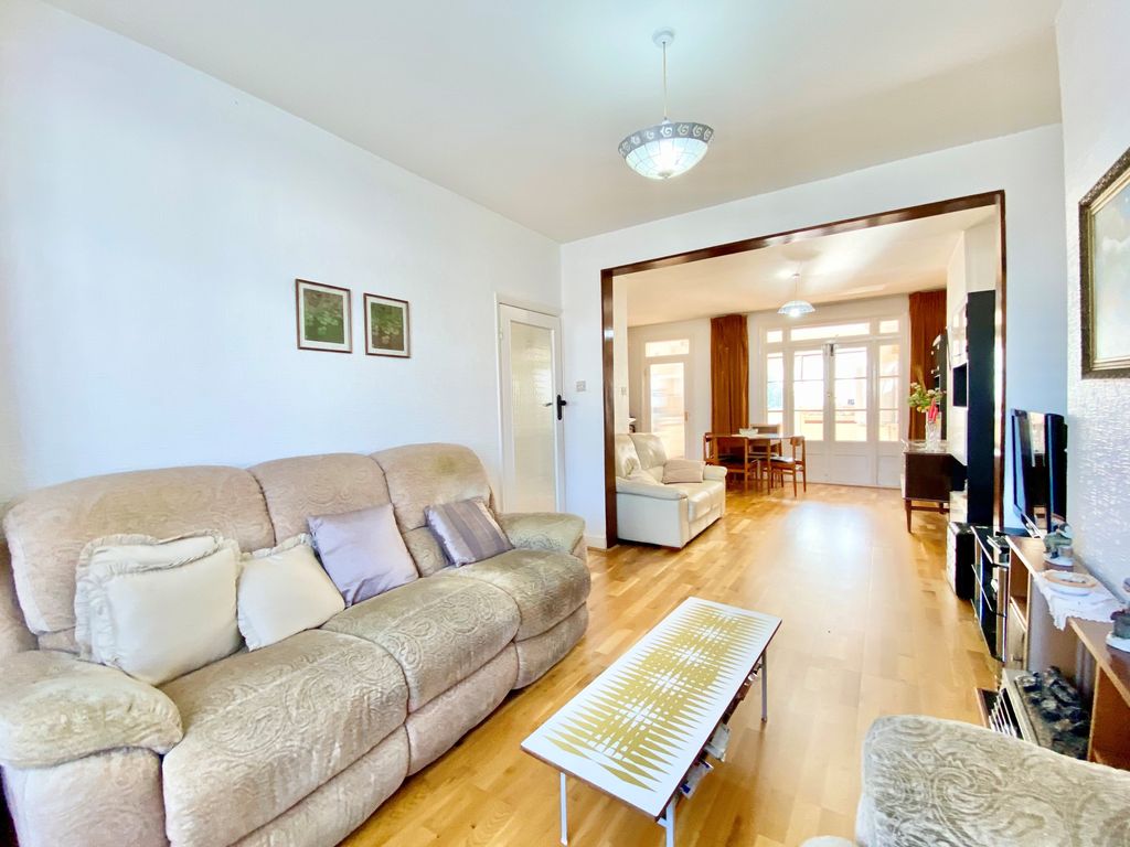 Property photo 2 of 17