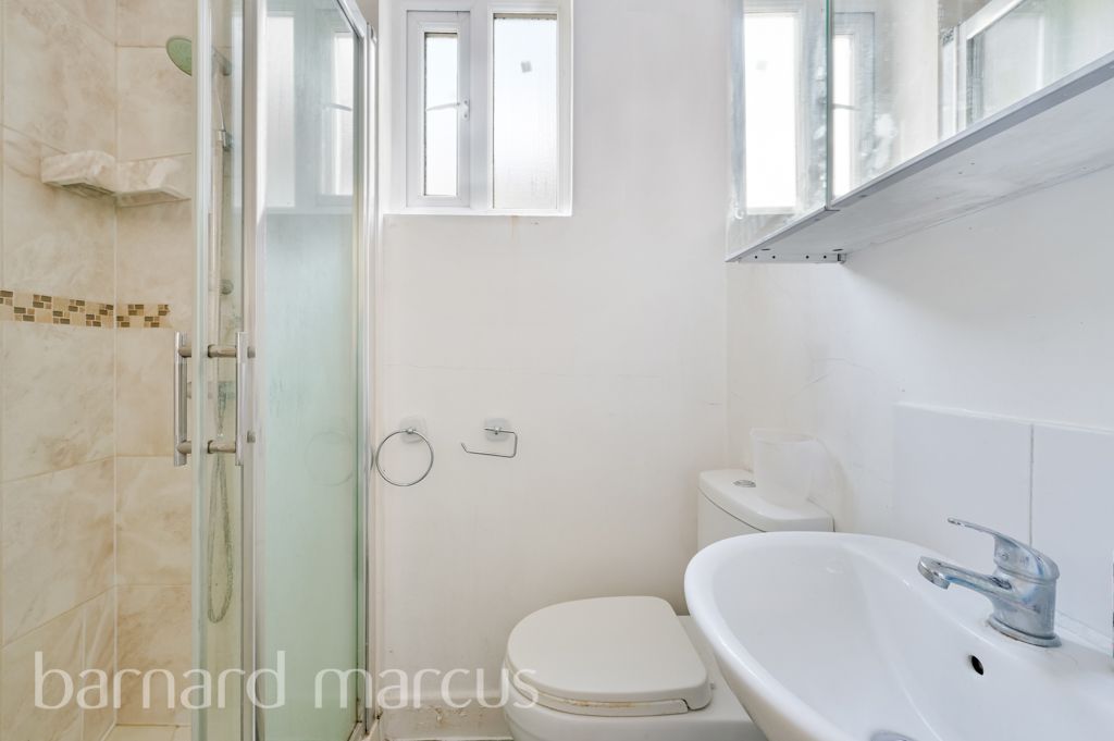 Property photo 3 of 8 Bathroom