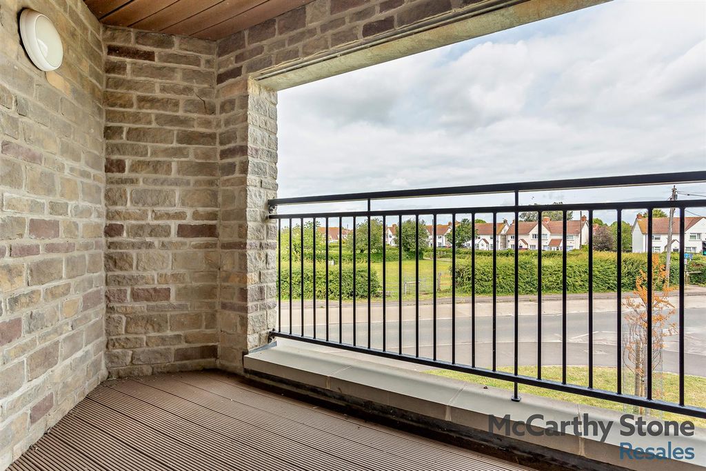 Property photo 3 of 19 Balcony