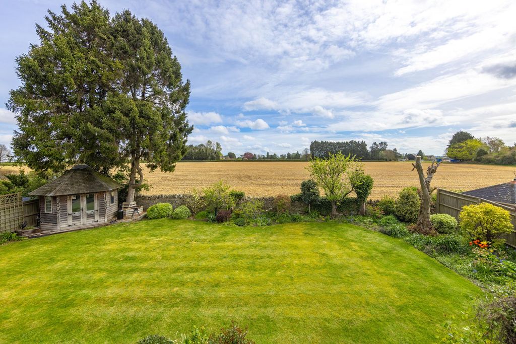 Property photo 3 of 36