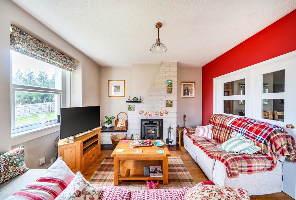 Property photo 2 of 21 1401439-16-696Faf...