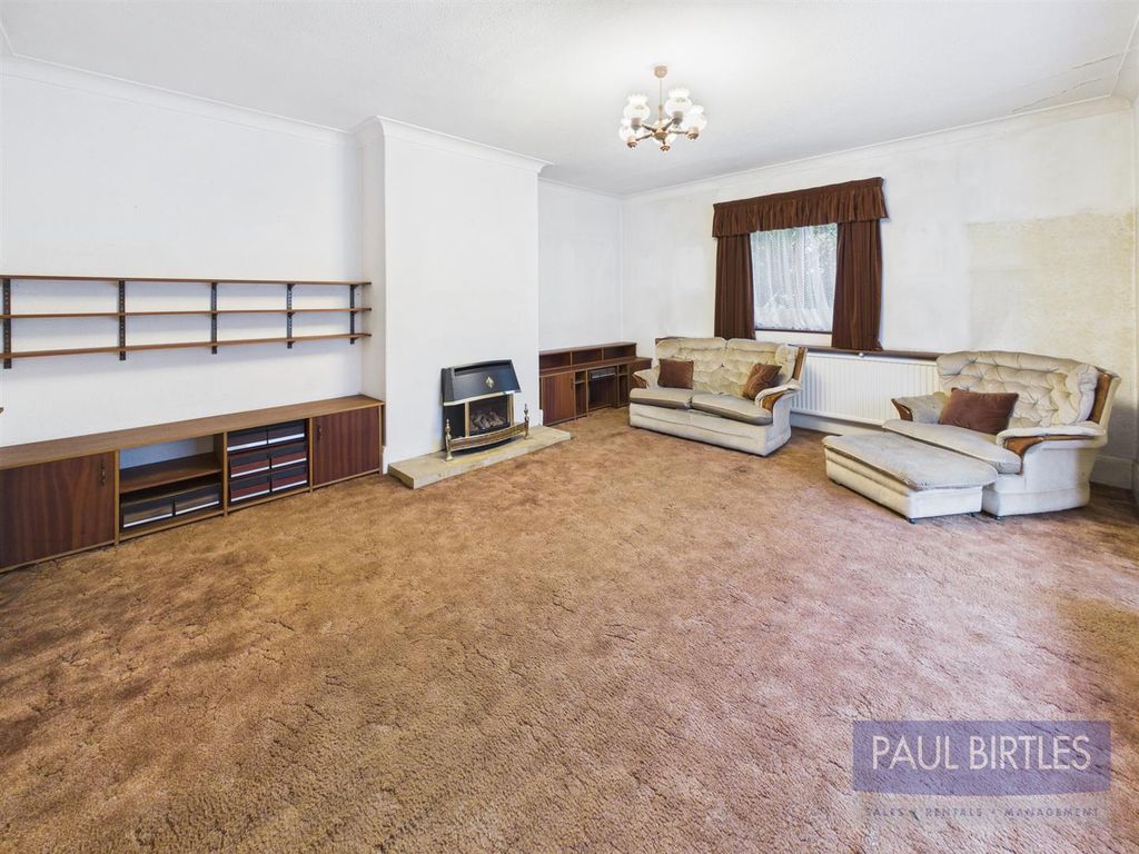 Property photo 3 of 34 Cam04378G0-Pr0288-Still032.Jpg