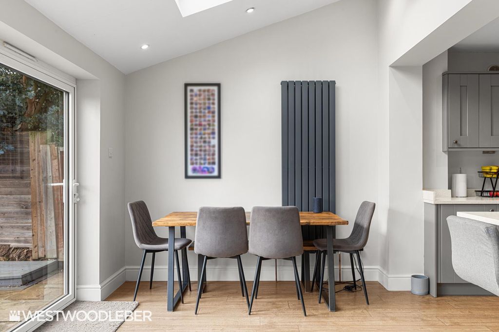 Property photo 3 of 24 Beechfield_4.Jpg