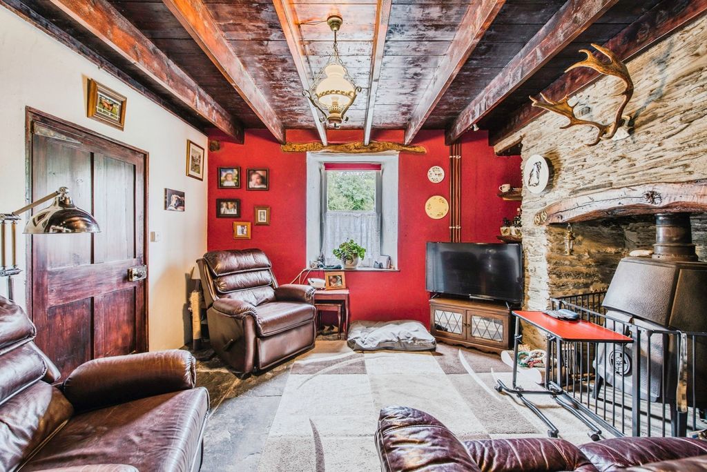 Property photo 3 of 17 Photo