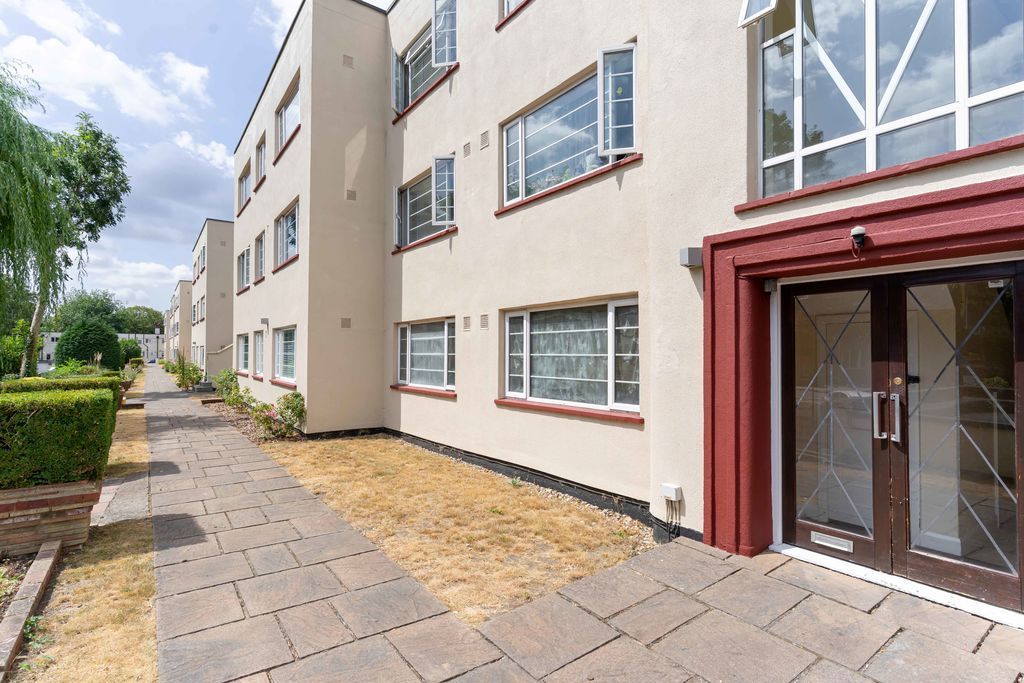 Property photo 2 of 11 External