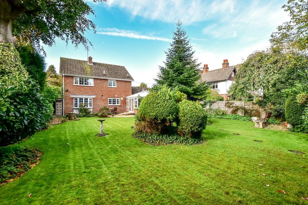 Property photo 2 of 10