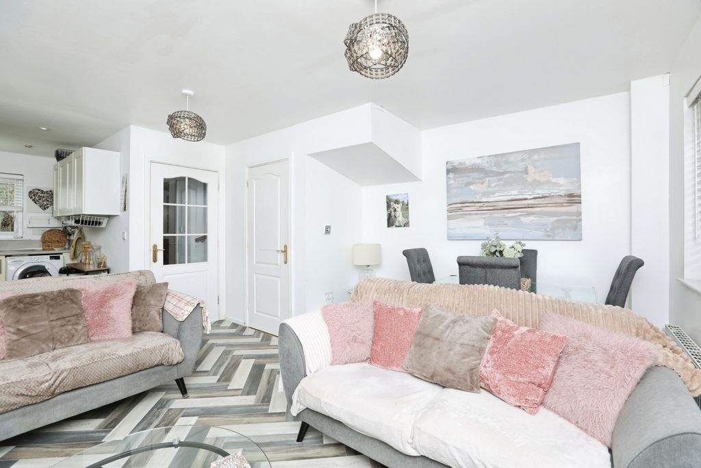Property photo 3 of 13 Pbox-Img.Jpg