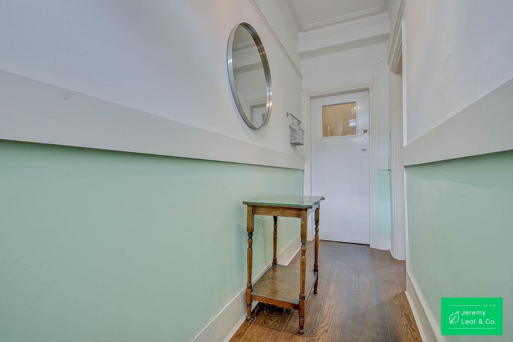 Property photo 2 of 12 Hallway