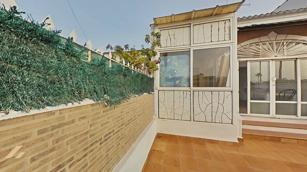 Property photo 2 of 50