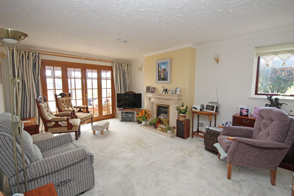 Property photo 3 of 28