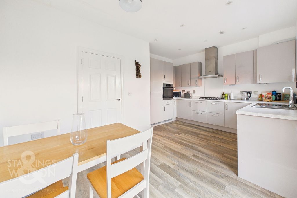 Property photo 3 of 22