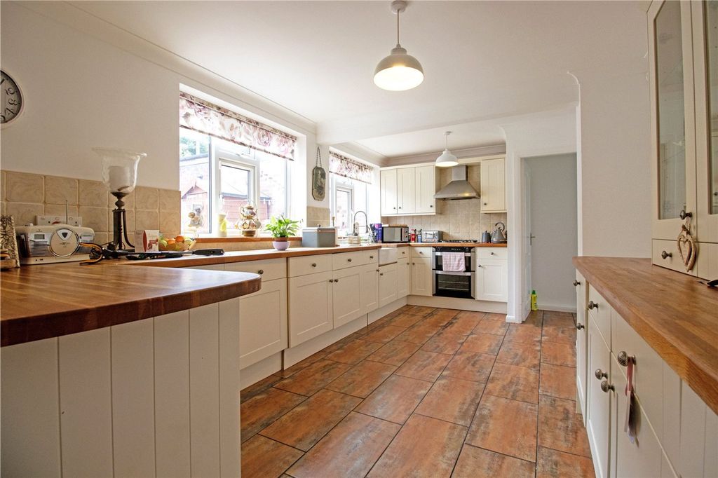 Property photo 3 of 24 Picture No. 06