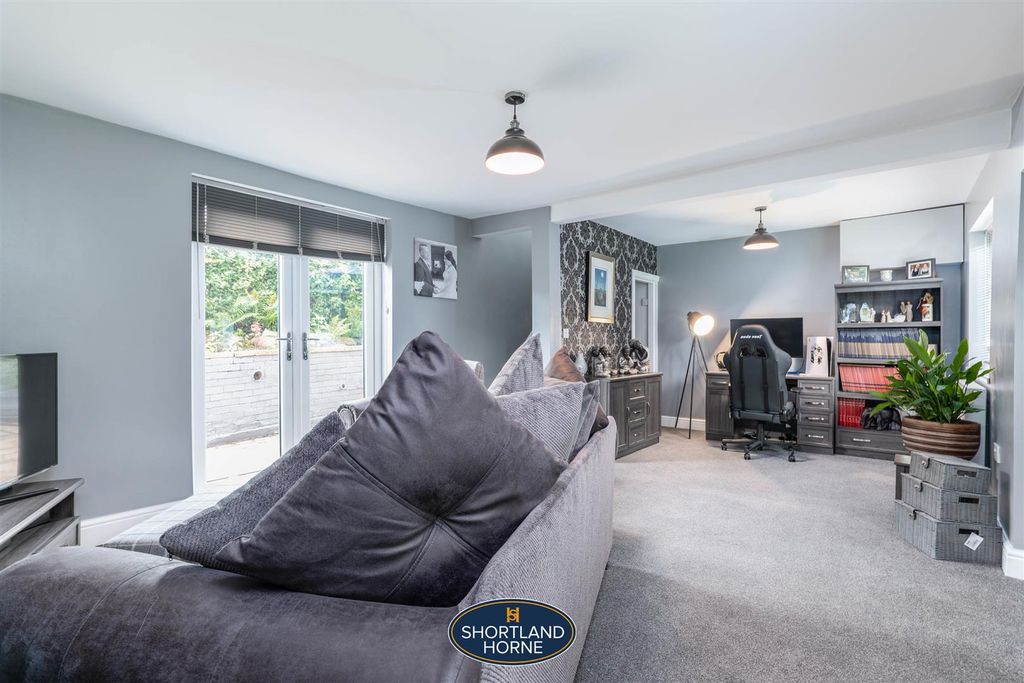 Property photo 3 of 17 P1167941-Edit.Jpg