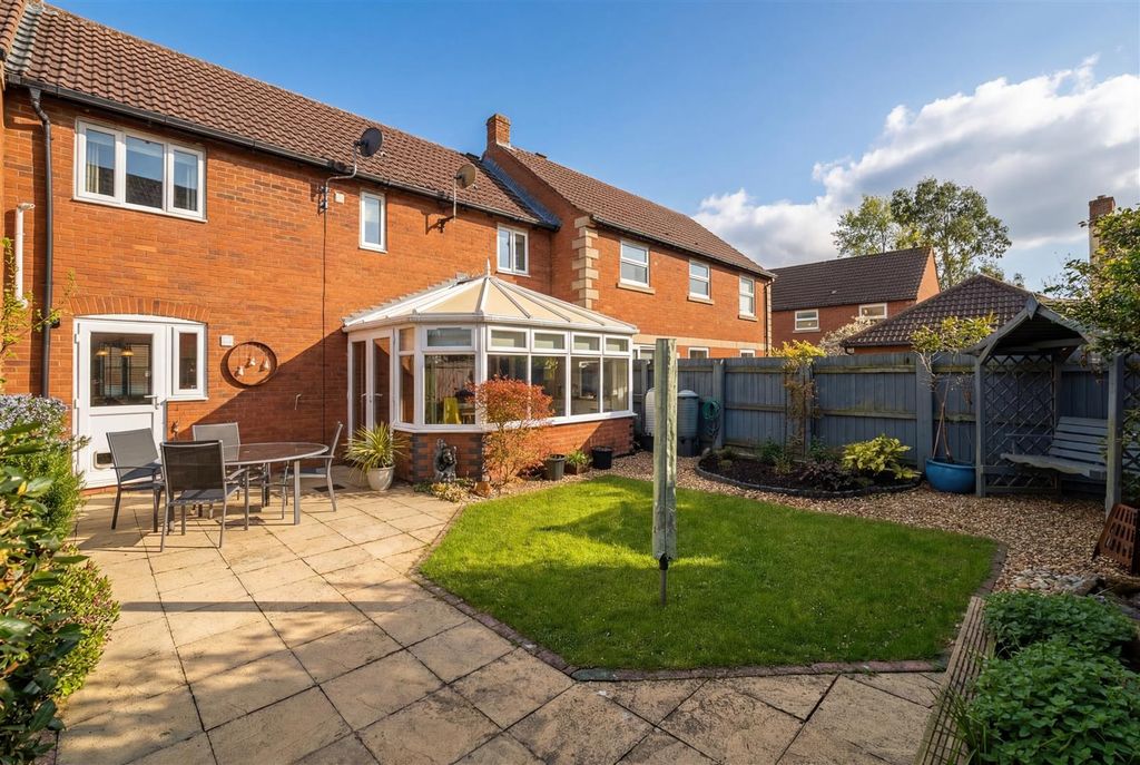 Property photo 2 of 18 Rear Garden