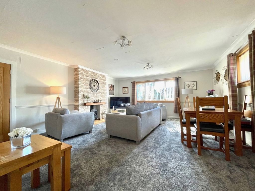 Property photo 2 of 26