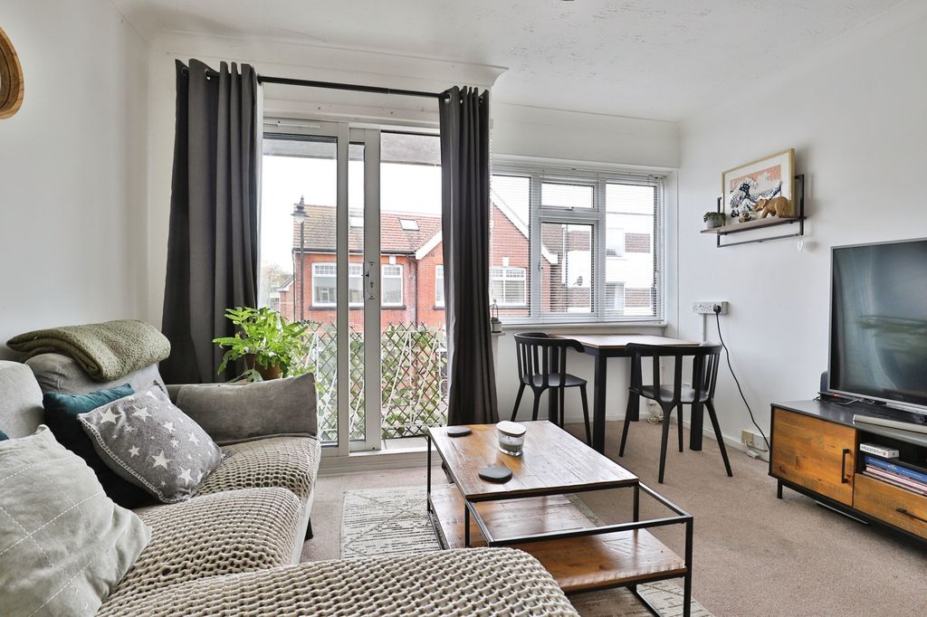 Property photo 2 of 17 Photo