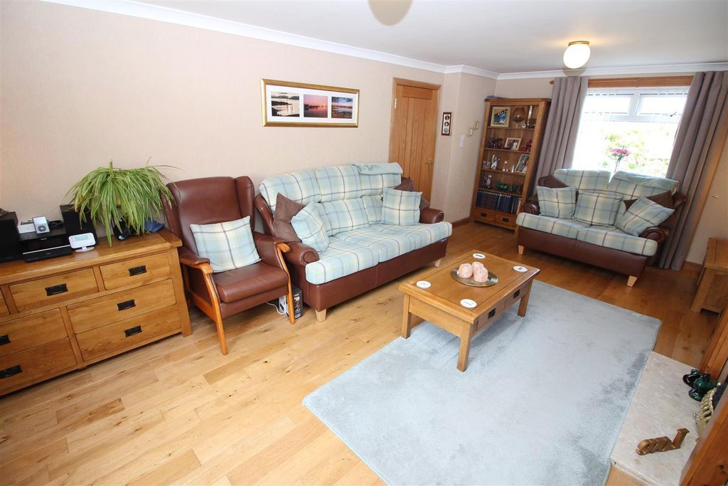 Property photo 3 of 25